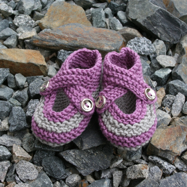 Pletené capáčky pro miminko z MERINO vlny, fialovošedé