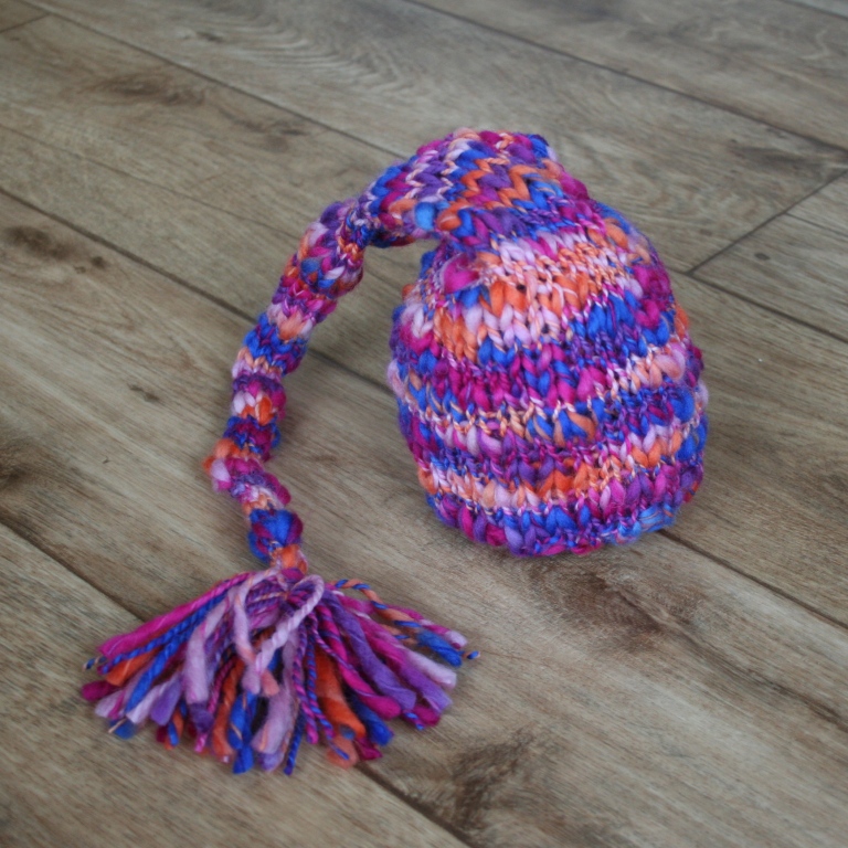 :Pletená barevná čepice na focení novorozeňátek, fialověrůžovomo